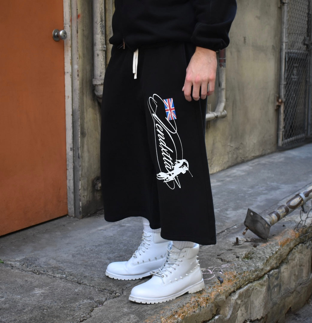 Hidden Division Capri Sweatshorts - Black