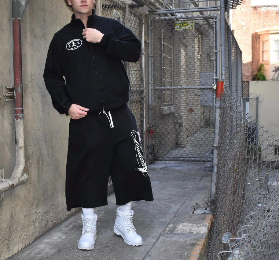 Hidden Division Capri Sweatshorts - Black